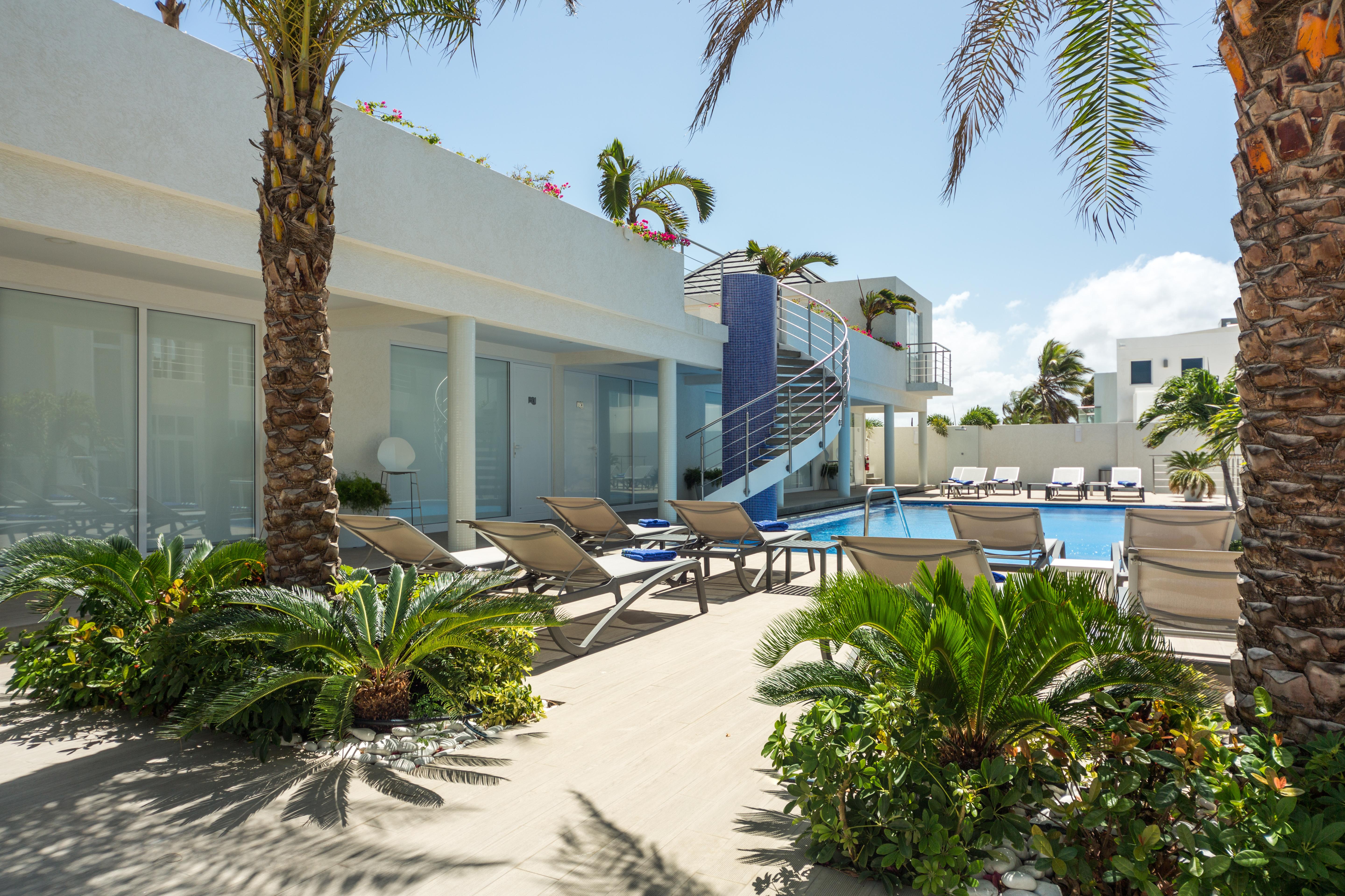 Ocean Z Boutique Hotel Palm Beach Exteriör bild