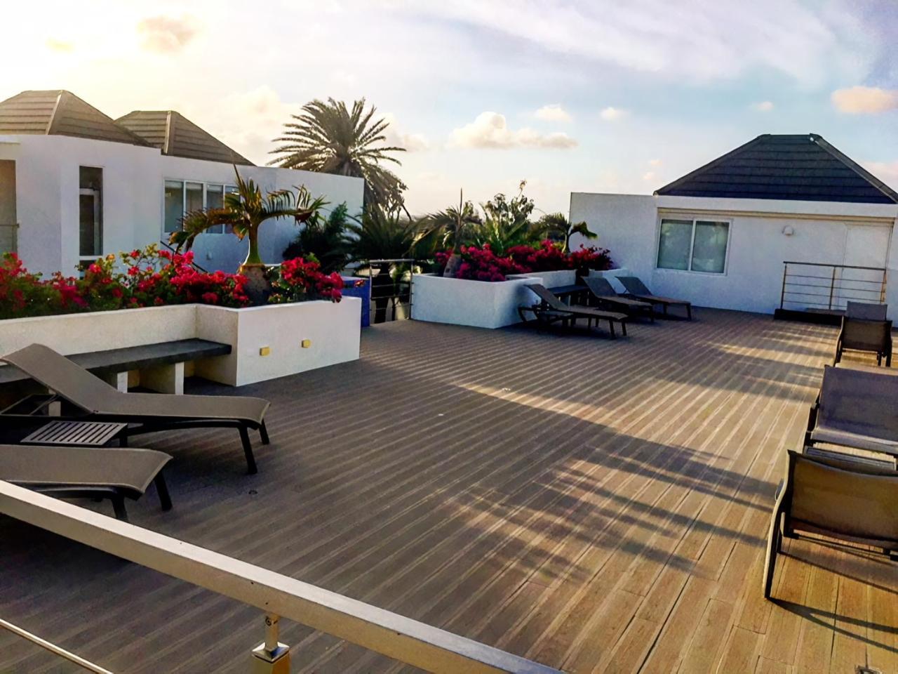 Ocean Z Boutique Hotel Palm Beach Exteriör bild