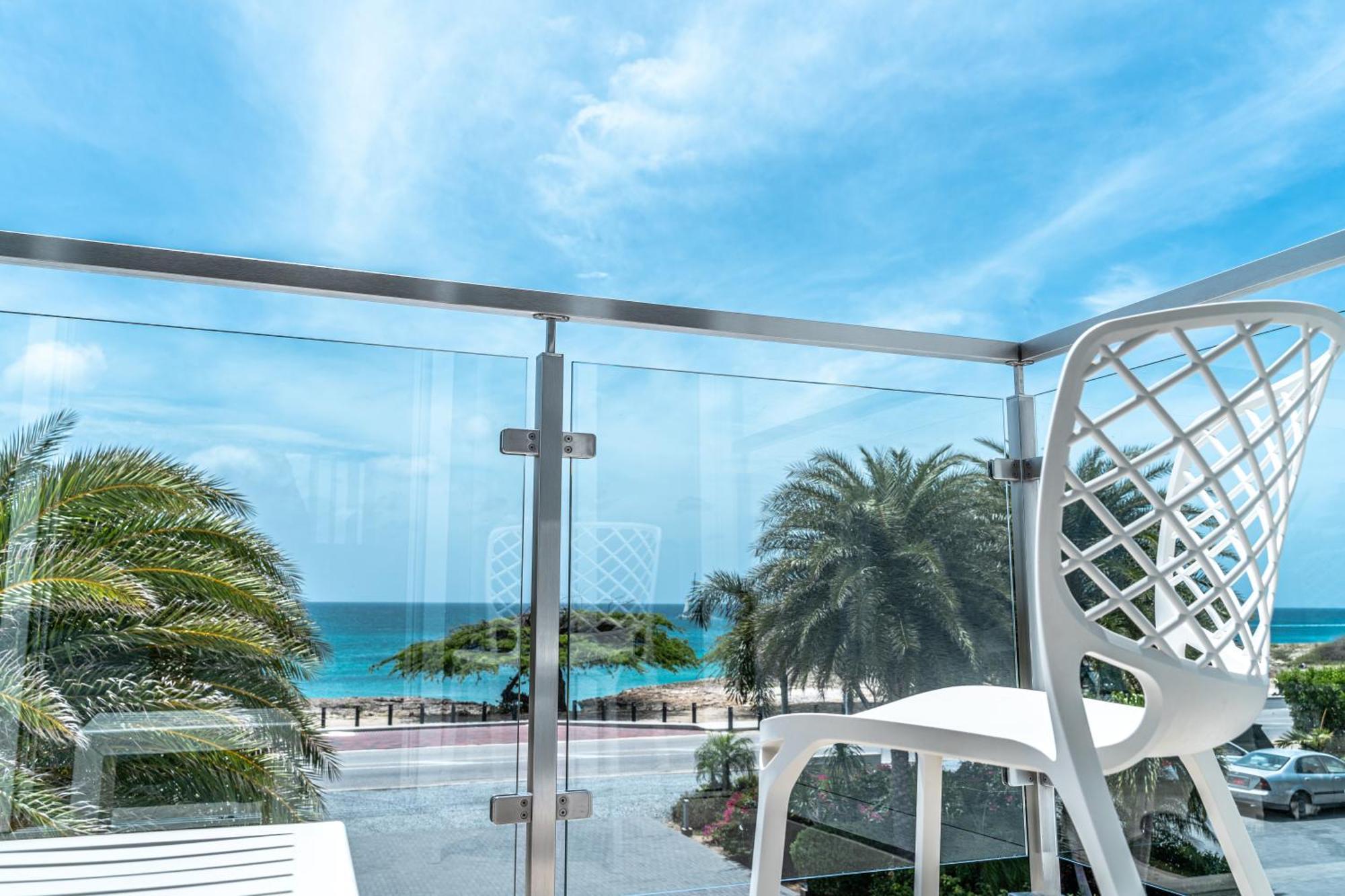 Ocean Z Boutique Hotel Palm Beach Exteriör bild