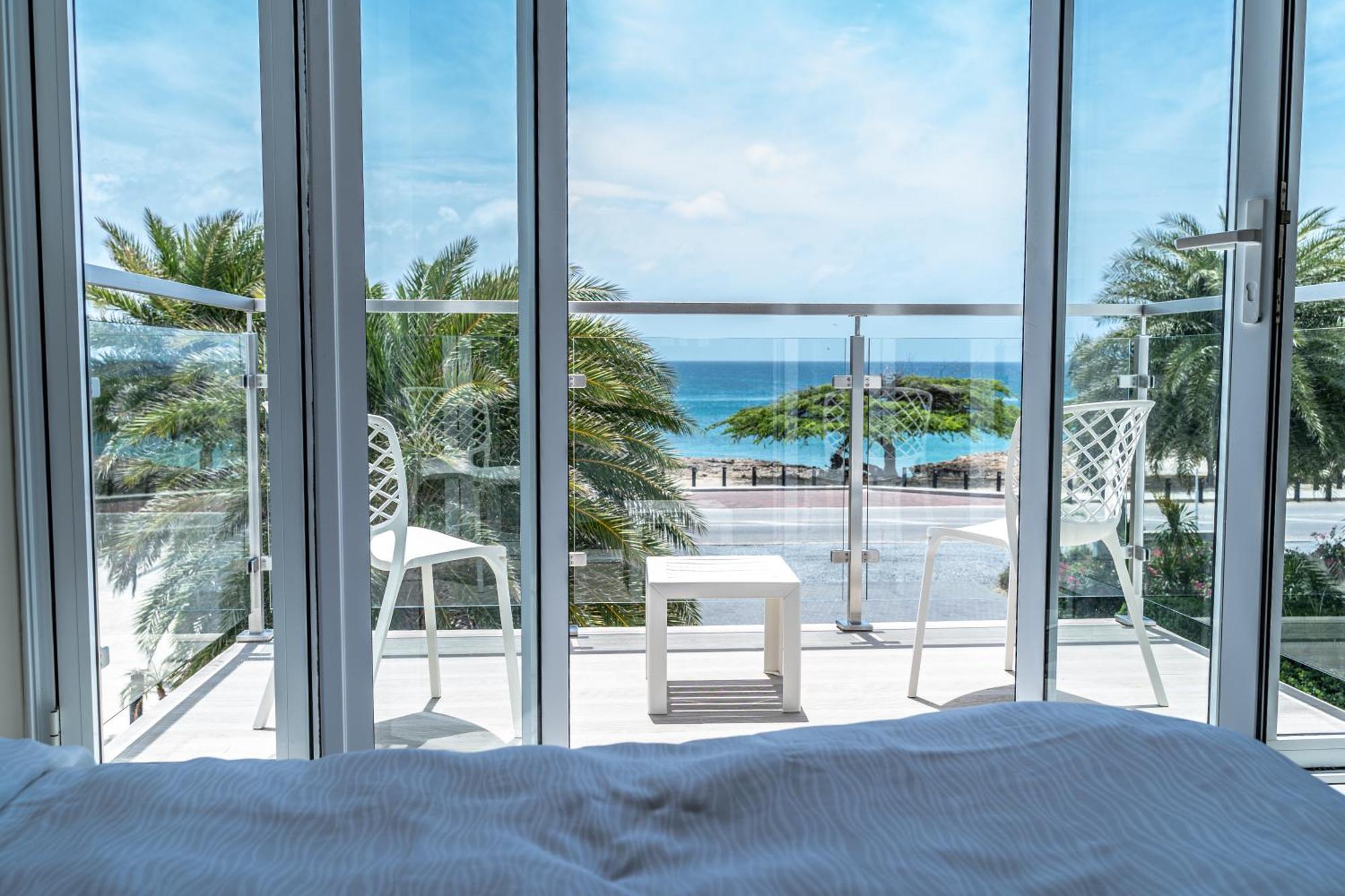 Ocean Z Boutique Hotel Palm Beach Exteriör bild