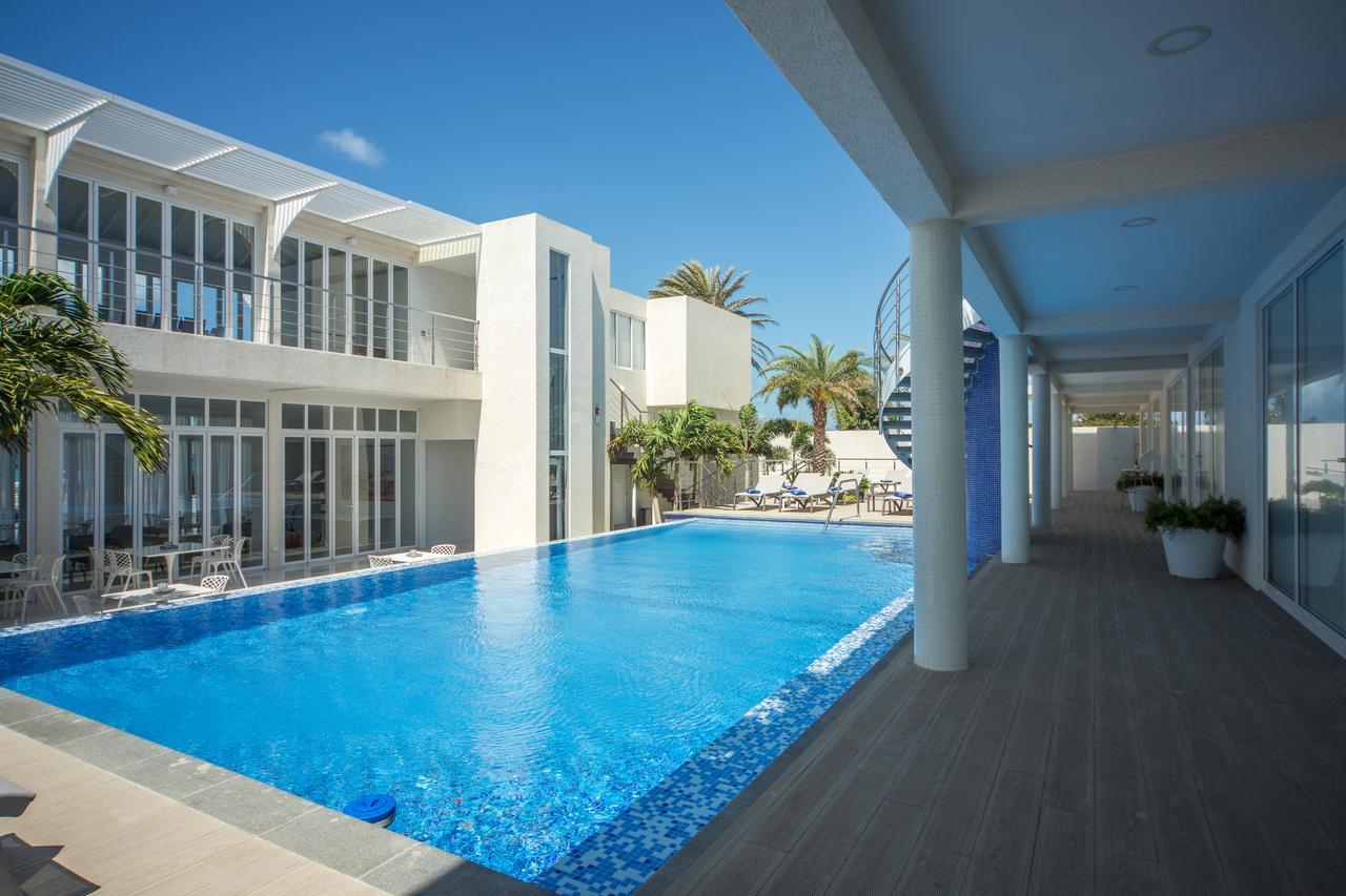 Ocean Z Boutique Hotel Palm Beach Exteriör bild