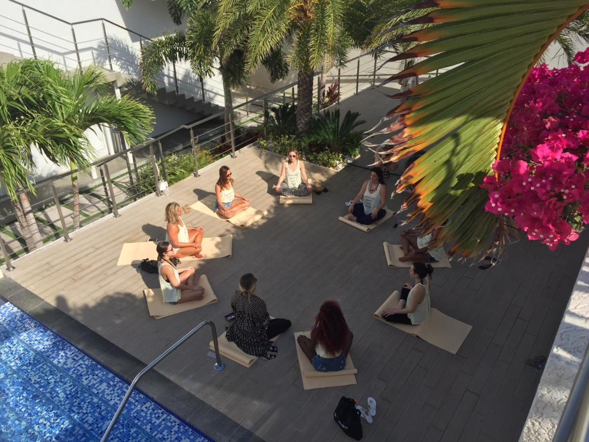 Ocean Z Boutique Hotel Palm Beach Exteriör bild